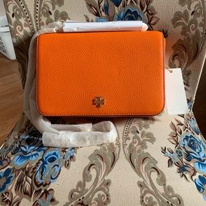 NWT TORY BURCH CARTER
